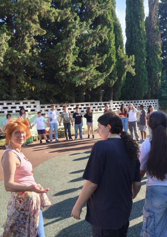 Scuola, solidarietà e comunità: festa di fine anno per il Doposcuola dell’Associazione Marino Aperta APS alla presenza del fondatore don Bruno Meneghini